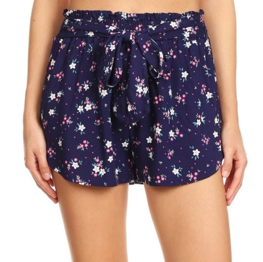 NWT Floral Print Paper Bag Waist Shorts With Sash In Navy Sizes Medium/XLarge